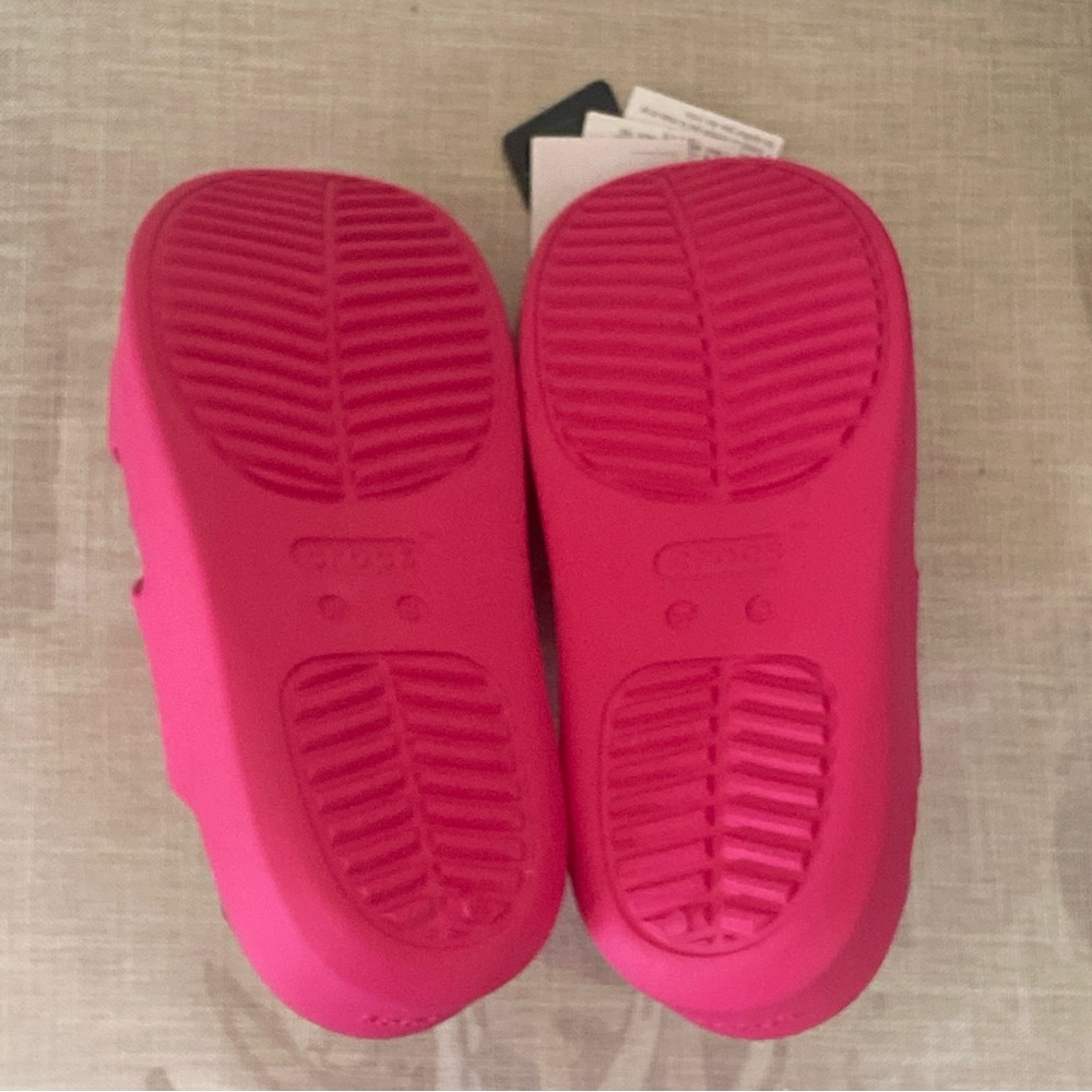 Crocs Women's Getaway Groove Platform H-Strap Sandal | Dragon Fruit - Picture 9 of 12